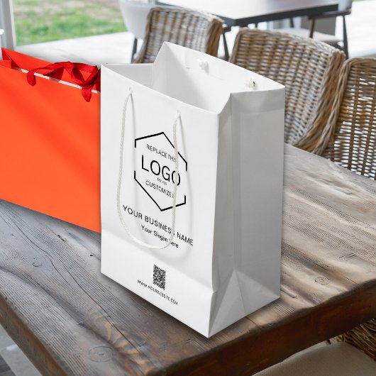 Minimalistische witte bedrijfsnaam QR code Logo Medium Cadeauzakje