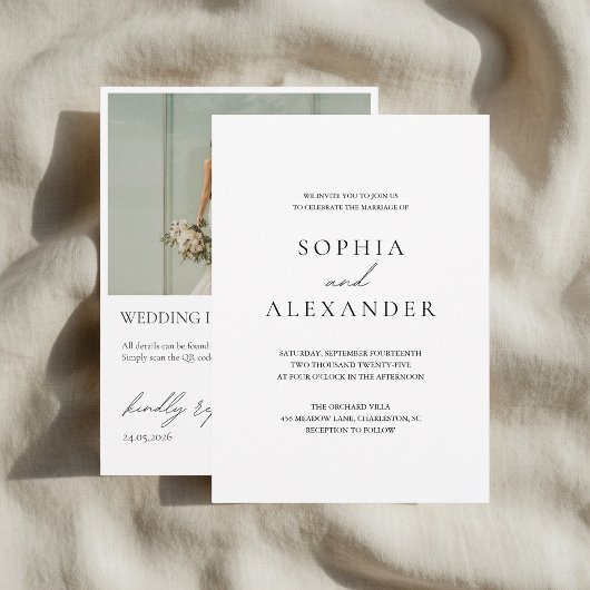 Minimalistische witte bruiloft met QR-code RSVP Kaart