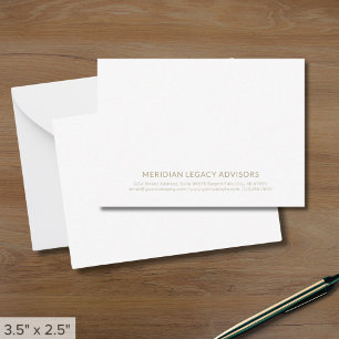 Minimalistische witte en gouden typografie notitiekaartje