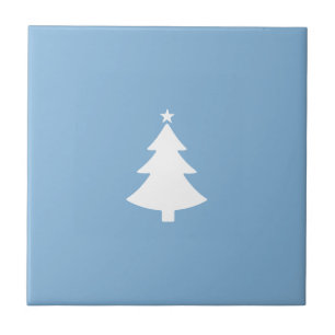 Minimalistische witte kerstboom, hemelsblauw tegeltje