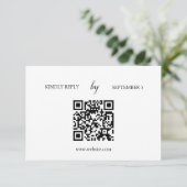 Minimalistische Witte Moderne QR Code Bruiloft RSV RSVP Kaartje (Staand voorkant)