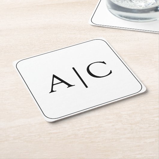Minimalistische witte monogram bruiloft kartonnen onderzetters (Schuin)