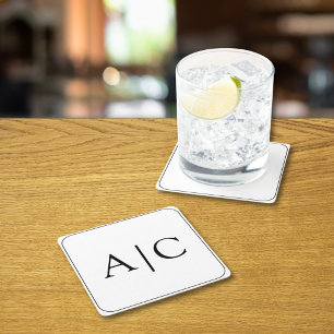 Minimalistische witte monogram bruiloft kartonnen onderzetters