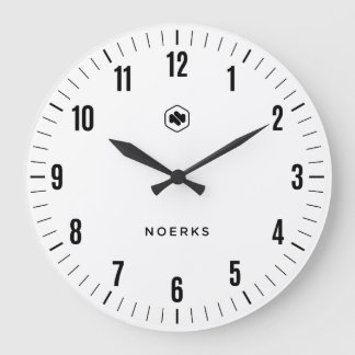 Minimalistische witte wandklok