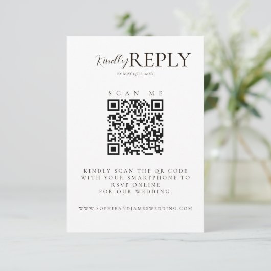Minimalistische witte + zwarte bruiloft QR-code RS RSVP Kaartje (Staand voorkant)