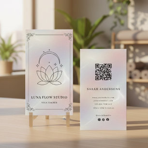 Minimalistische yogastudio met QR-code Holografi Visitekaartje