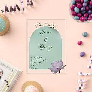 Minimalistische zachte roze & groene lotus trouwac acryl uitnodigingen