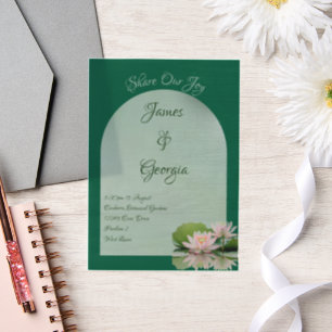 Minimalistische Zachte Roze & Groene Lotus Wedding Vellum Uitnodigingen