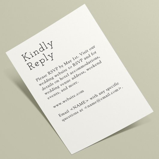 Minimalistische zachte witte bruiloft RSVP kaartje