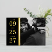 Minimalistische Zwart Goud Fotobruiloft Bewaar de  Folie Uitnodiging (Staand Voorkant)