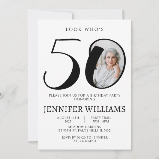 Minimalistische zwart wit 50ste verjaardag foto kaart (Voorkant)