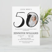 Minimalistische zwart wit 50ste verjaardag foto kaart (Staand voorkant)