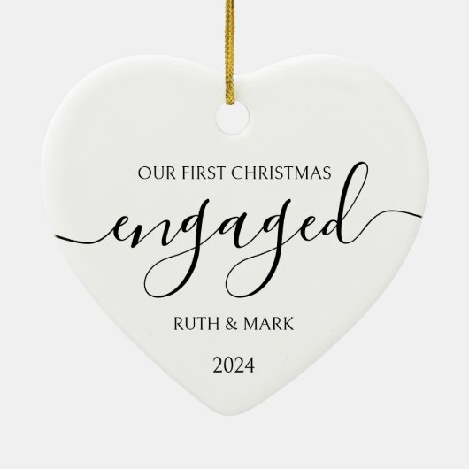 Minimalistische zwart-wit eerste kerstmis verloofd keramisch ornament (Achterkant)