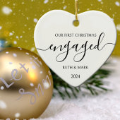 Minimalistische zwart-wit eerste kerstmis verloofd keramisch ornament