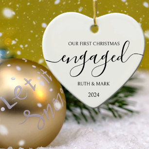 Minimalistische zwart-wit eerste kerstmis verloofd keramisch ornament