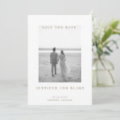 Minimalistische zwart-wit foto QR-code Save the Da Date (Staand voorkant)