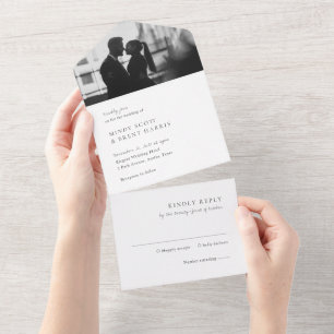 Minimalistische zwart-wit fotomodern huwelijksuitn all in one uitnodiging