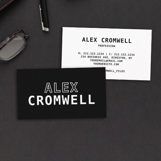 Minimalistische zwart-wit gedurfde unieke typograf visitekaartje