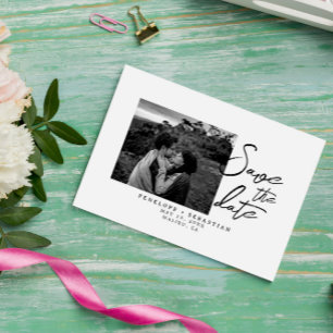 Minimalistische zwart-wit kalligrafie foto bruilof save the date