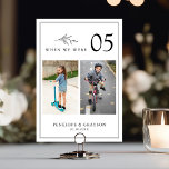 Minimalistische zwart-wit moderne foto bruiloft kaart<br><div class="desc">Tijdloze bruiloft Tafelnummers met foto's is voorzien van een minimalistisch monogram met een delicate krans. Perfect voor formele of traditionele bruiloften, de strakke typografie en eenvoudige elegantie maken het een veelzijdige keuze. Volledig aanpasbaar aan uw speciale dag, deze uitnodiging combineert klassieke sophisticatie met moderne charme. Voor maatwerk of extra producten...</div>