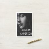 Minimalistische zwart-wit portretnaam Post-it N Post-it® Notes (Op bureau)