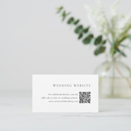 Minimalistische zwart-wit QR-code moderne bruiloft Informatiekaartje (Staand voorkant)