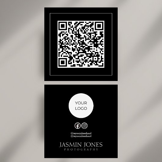 Minimalistische zwart-wit QR Code Social Media Vierkante Visitekaartje
