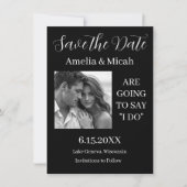 Minimalistische zwart-wit trouwfoto save the date (Voorkant)