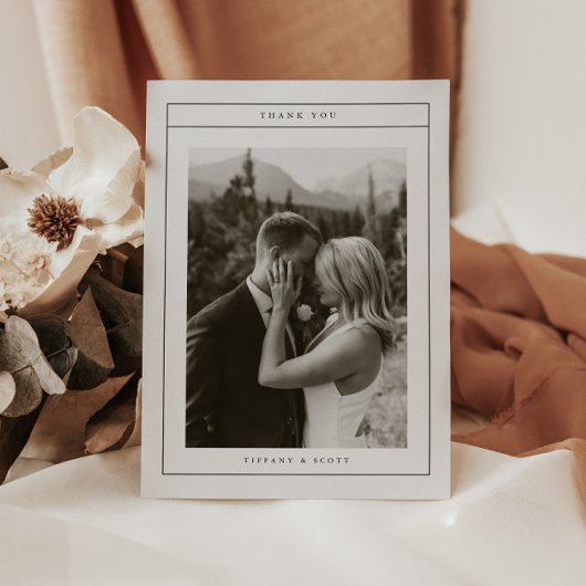 Minimalistische zwart-wit trouwfoto-script bedankkaart