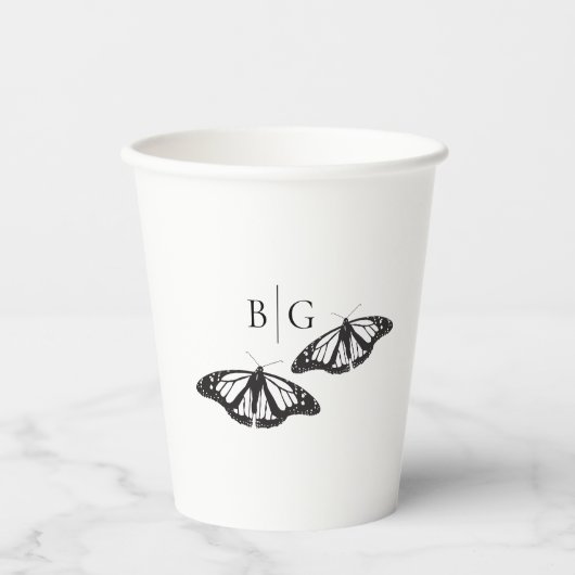 Minimalistische zwart witte vlinder monogram bruil papieren bekers (Voorkant)