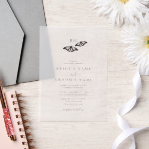 Minimalistische zwart witte vlinder monogram bruil vellum uitnodigingen