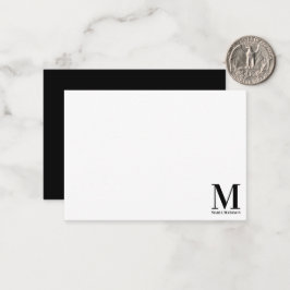 Minimalistische zwart-wittypografie met monogram notitiekaartje