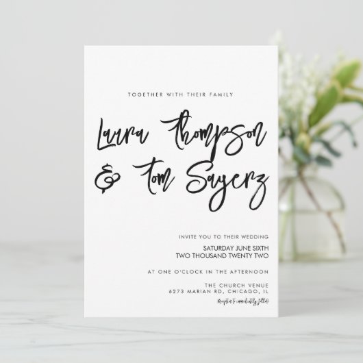 Minimalistische zwarte bruiloft in penseelscript kaart (Staand voorkant)