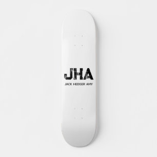 MINIMALISTISCHE ZWARTE DRIELITTERIGE MONOGRAM NAAM PERSOONLIJK SKATEBOARD