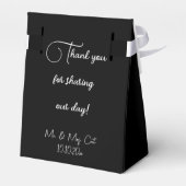 Minimalistische Zwarte en Witte Bruiloft Bedankdoosjes (Achterkant)