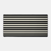 Minimalistische zwarte en witte horizontale strepe bureaumat (Voorkant)