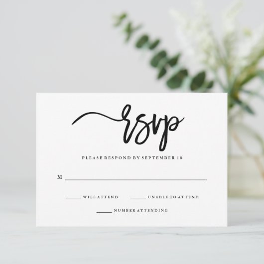Minimalistische zwarte en witte typografie RSVP (Staand voorkant)