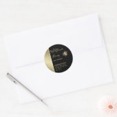 Minimalistische zwarte gouden honingraat honingbij ronde sticker (Envelop)