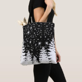 Minimalistische zwarte witte dennenbos nachtelijke tote bag (Dichtbij)