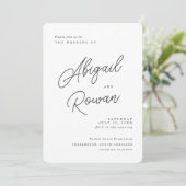 Minimalistische zwarte witte script trouwuitnodigi kaart (Staand voorkant)