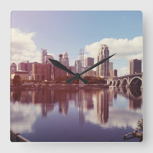 Minneapolis Minnesota Vierkante Klok (Voorkant)