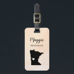 Minnesota kaart Bagagelabel, bruiloft welkom Bagagelabel<br><div class="desc">Deze staatsbagagelabels maken de perfecte bruiloft cadeautjes voor labels of welkome tas labels. Stropdas het aan uw bruidsmaidgiften in plaats van een typisch label van de papiergift, en zij kunnen het voor maanden en jaren gebruiken om te komen. Labels hebben een perzikabrikozenachtergrond. Om het hart bij de trouwplaats te plaatsen,...</div>