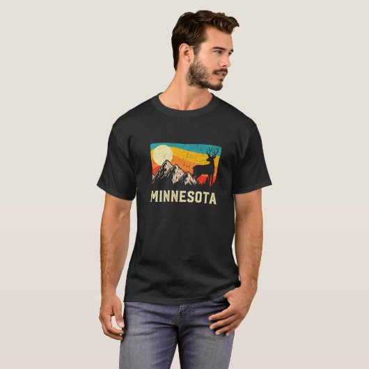 Minnesota Nature Wild Deer Retro Sunset Hiking T-shirt (Voorkant volledig)