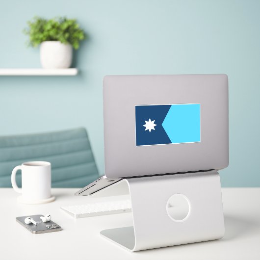 Minnesota State Flag Sticker (Laptop op bureau)