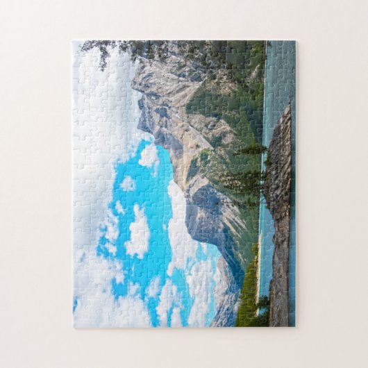 Minnewanka-meer in Canada. Legpuzzel (Verticaal)