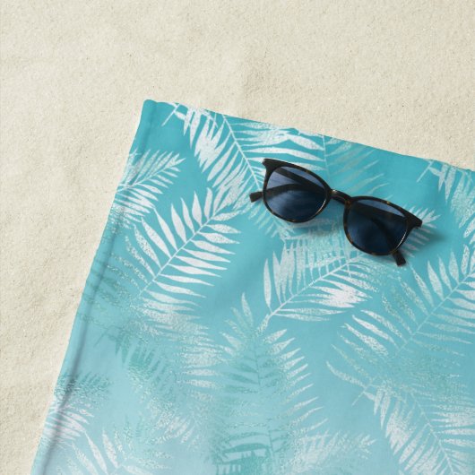 Mint Aqua witte tropische bladeren Strandlaken (In situ)