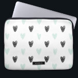 Mint & Black Hearts Doodles Patroon Gepersonalisee Laptop Sleeve<br><div class="desc">Schattige en modern gepersonaliseerd sleeve met munt- en zwarte hartenpatronen en moderne kalligrafie. U kunt dit product personaliseren door een naam of een korte zin toe te voegen.</div>