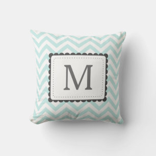 Mint Blauw en Wit Chevron Aangepast Monogram Kussen