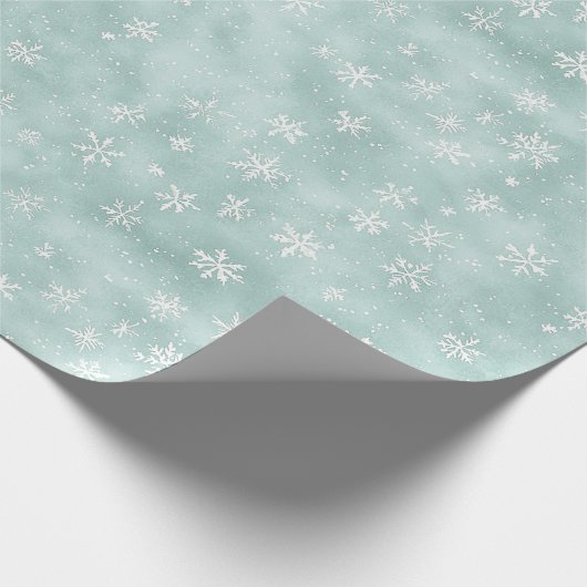 Mint Blue White Snowflakes Christmas Cadeaupapier (Hoek)