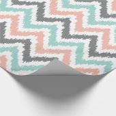 Mint Coral Gray Zigzags Ikat Pattern Cadeaupapier (Hoek)